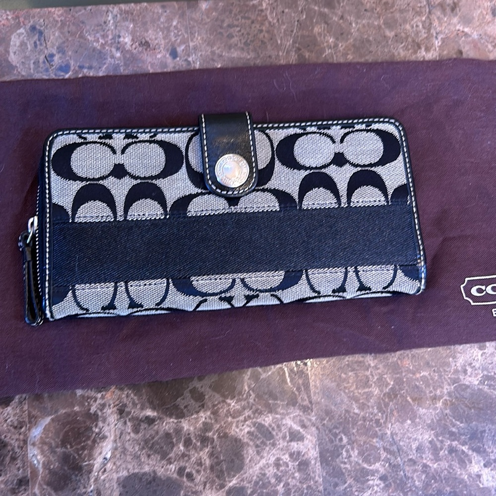Coach Authentic